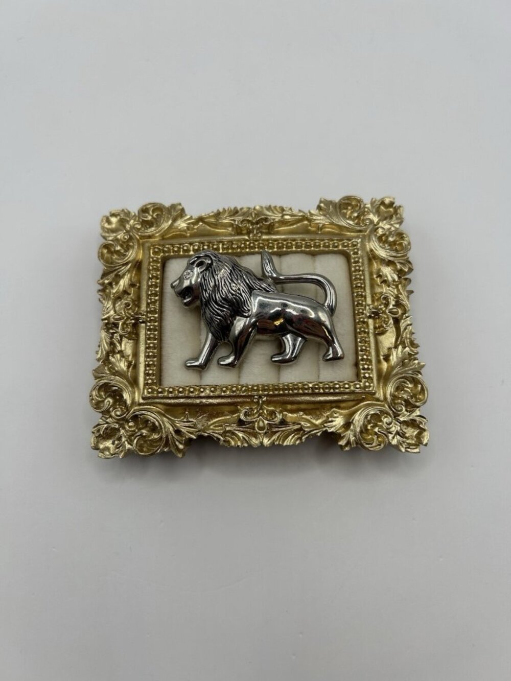 Vintage Silver Tone Lion Brooch Pin Bold Statement Animal Jewelry Figurative - Picture 2 of 10